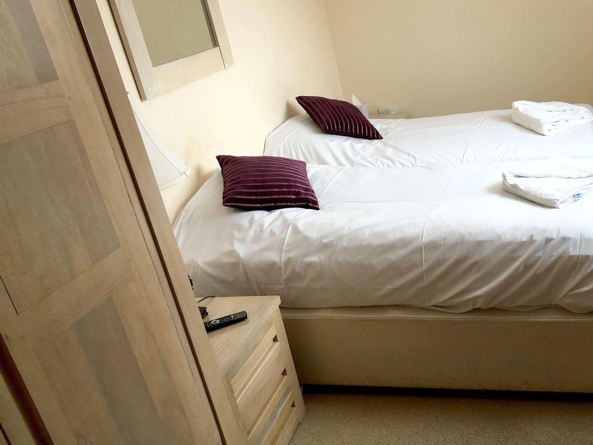 The Peacock Country Inn Chinnor ภายนอก รูปภาพ